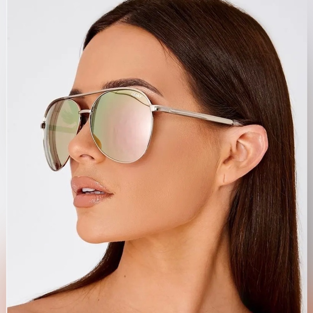 Quay sunglasses VIVIENNE style- rose gold